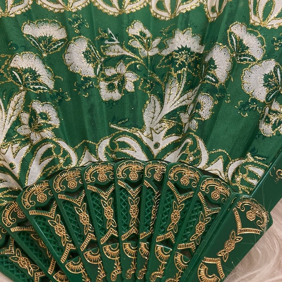 3 Hand fans - Picture 2 of 10